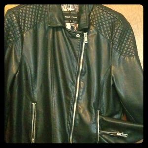 WOMEN'S Blach "leather" coat